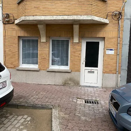 Rdc Avec 1 A 5 Metres A Pied De La Digue De *